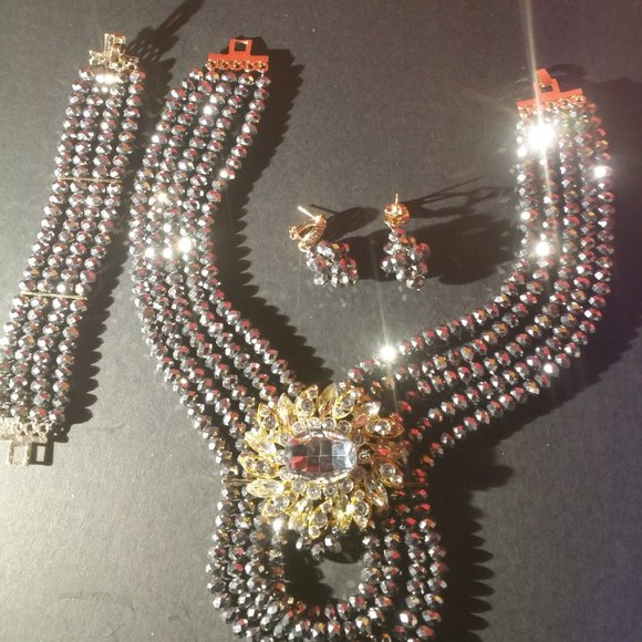 Handmade Hand strung 3 Piece Statement Set GREY - Picture 6 of 8